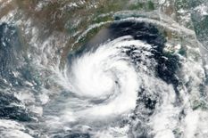 अम्फान तूफान से प्रभावित लोगों की मदद के लिए राज्यों ने जारी किए हेल्पलाइन नंबर

