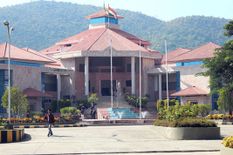 मणिपुर के 7 विधायकों की अयोग्यता पर 5 जून को सुनवाई