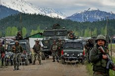 भारतीय सीमा पर सड़क बनाकर सशस्त्र सुरक्षा पोस्ट बना रहा नेपाल, हो सकती है लड़ाई