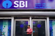 मणिपुर में SBI बैंक से निकल रहे व्यक्ति से 1.15 रुपए की लूट, हत्या कर लूटेरा फरार
