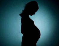 अस्पतालों की शर्मनाक हरकत, गर्भवती महिला को भर्ती करने से किया मना, हो गई मौत
