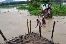 बाढ़ का कहर जारी, 2 हजार से अधिक गांव चपेट में,  अब तक 44 मरे
