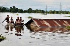 असम-बिहार बाढ़ से बेहाल, यूनिसेफ ने कहाः देशभर में 24 लाख बच्चे प्रभावित