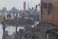 नीतीश कुमार के उद्घाटन से पहले ही टूट गया बंगरा घाट महासेतु का अप्रोच रोड