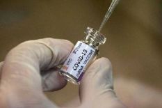 मोदी सरकार खरीदने जा रही है इतने लाख कोरोना वैक्सीन, सबसे पहले इन लोगों को लगेंगे टीके
