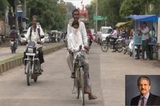 पिता ने बेटे की परीक्षा के लिए चलाई 105 Km साइकिल, आनंद महिंद्रा ने दिया ये तोहफा