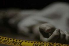 committed suicide : पुलिस कांस्टेबल ने पहले पत्नी को मारा फिर 5 बच्चों पर हमलाकर ट्रेन के सामने कूद कर की आत्महत्या