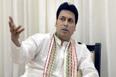 भाजपा विधायकों के विद्रोह के साथ पत्रकारों की दोहरी मार झेल रहे बिप्लब देब 