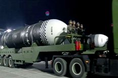 नॉर्थ कोरिया ने तैयार की मिसाइल, US में कहीं भी गिरा सकती है बम