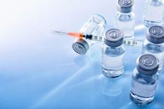 इस देश में वैक्सीन लगने के बाद 5 लोगों की हुई मौत, मच गई खलबली