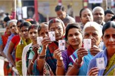Bihar Election: पहले चरण की 71 सीटों पर मतदान शुरू, कई दिग्गजों की किस्मत दांव पर



