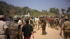 मिजो गुंडों ने कछारी में Assam-Mizoram border क्षेत्र में बम फेंका