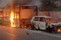 ढाका में BNP कार्यकर्ताओं ने 7 बसों में लगाई आग