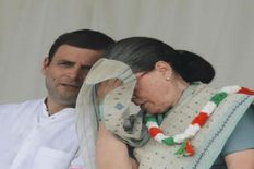 सोनिया और राहुल गांधी को कोरोना ने दिया तगड़ा झटका, इस दिग्गज कांग्रेसी नेता का हुआ निधन