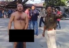 नग्न रक्षक असम की 'स्वतंत्रता' की कर रहा मांग, CAA के खिलाफ नग्न प्रदर्शन