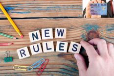 1 जनवरी से बदल जाएंगे आपकी जिंदगी से जुड़े ये 10 नियम, जानिए क्या