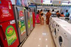 1 जनवरी से 10 फीसदी तक बढ़ सकती है TV, वॉशिंग मशीन और फ्रिज की कीमतें 