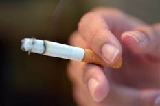 अब 21 साल से कम उम्र में नहीं पी सकेंगे सि‍गरेट, सरकार लाने जा रही है कानून

