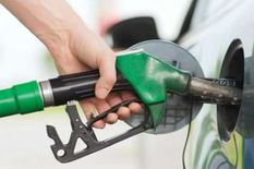 Petrol Diesel को लेकर खुशखबरी! अब इतना सस्ता हो गया है तेल