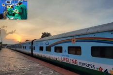 भारतीय रेलवे ने बनाई दुनिया की सबसे अनोखी ट्रेन, इसी में मिलेंगे हॉस्पिटल ट्रेन और ऑपरेशन थिएटर
