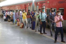 अब रेलवे परिसर में मास्क नहीं पहनना अपराध, देना होगा इतने रुपए तक का जुर्माना





