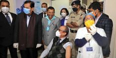 असम में डॉक्टरों मिला कोविड वैक्सीन का पहला शॉट, CM सोनोवाल ने किया शुभारंभ
