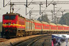 26 जनवरी से रेल यात्रियों के लिए बड़ी खुशखबरी! अब सामान की होम डिलीवरी करेगा रेलवे, जानिए कैसे