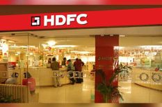 बड़ी खुशखबरीः SBI और कोटक महिंद्रा के बाद अब HDFC ने दिया आम लोगों को बड़ा तोहफा, जानिए कैसे