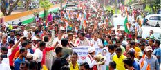 विधानसभा चुनाव: कांग्रेस के बेरहामपुर के उम्मीदवार सुरेश बोरा ने किया नामांकन दाखिल 