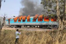 आग का गोला बना शताब्दी का कोच, जानिए ड्राइवर ने कैसे बचाई 35 यात्रियों की जान