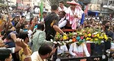 असम चुनावी रैली: तिनसुकिया भोजपुरियों का इलाका, रैली में छा गए भोजपुरी मनोज तिवारी 