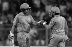 सचिन तेंदुलकर और युवराज सिंह का तूफान, युवराज ने 7 गेंदों में लगाए 5 छक्के