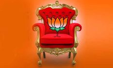 West Bengal Election 2021: BJP बंगाल में करेंगी फतेह तो एकमात्र यह नामी चेहरा बैठ सकता है CM की गद्दी पर 