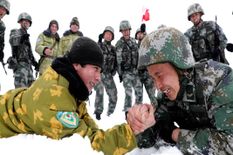 India China Standoff: भारत के खिलाफ रूस से बर्फीले पहाड़ों में युद्ध का तरीका सीखेगें चीनी सैनिक