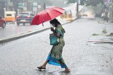 Weather Alert : राजधानी दिल्ली समेत उत्तर भारत के लोग गर्मी से बेहाल, यहां होगी तेज बारिश और ओलावृष्टि 