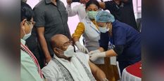 Manipur CM N Biren Singh  ने ली Covid-19 वैक्सीन की पहली खुराक