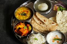 Vastu Tips: खाना बनाने में न करें ये गलतियां, दुर्भाग्य रहेगा दूर