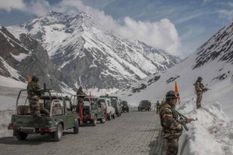 Deadlock with China : लद्दाख पर चीन ने फिर दिखाई अकड़, गोगरा-हॉट स्प्रिंग से सैनिक हटाने से किया इंकार 
