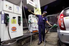 Petrol Price : पेट्रोल डीजल को लेकर खुशखबरी! आज इतने का मिल रहा है 1 लीटर तेल