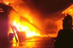 रायबरेली के मार्डन रेल कोच फैक्ट्री में लगी आग, लाखों का नुकसान 





