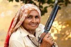 Corona से 'शूटर दादी' Chandra Tower की Death, 60 साल की उम्र में शुरू की थी शूटिंग