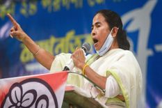 West Bengal election जीतते ही बिना WheelChair के सामने आई Mamata Banerjee, किया बड़ा ऐलान 