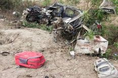 Big road accident in UP : ऑक्सीजन ढूंढने गए छह लोगों से भरी कार पेड़ से टकराई, पांच की मौत