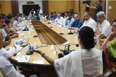 बंगाल हिंसा को लेकर Mamata Banerjee ने बुलाई आपात बैठक