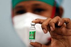 Vaccine shortage : कर्नाटक हाई कोर्ट ने किया सवाल- क्या वैक्सीन की दूसरी डोज पाना लोगों का मौलिक अधिकार नहीं है?
