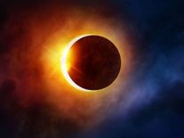 Lunar eclipse: इसी महीने लगेगा साल का पहला चंद्रग्रहण, इन बातों का रखना होगा खास ख्याल



