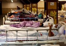 Delhi के अस्पताल में 10,000 बेड हुए खाली