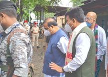 CM Himanta Biswa ने श्रीरामपुर अंतर-राज्यीय सीमाओं पर Covid की तैयारियों का लिया जायजा 