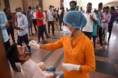 अब उत्तर प्रदेश में हार मान रही है कोरोना महामारी, देखें ये बड़ी रिपोर्ट