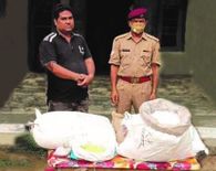 असम राइफल्स के जवानों ने पकड़ा 136 Kg गन पाउडर, एक गिरफ्तार



